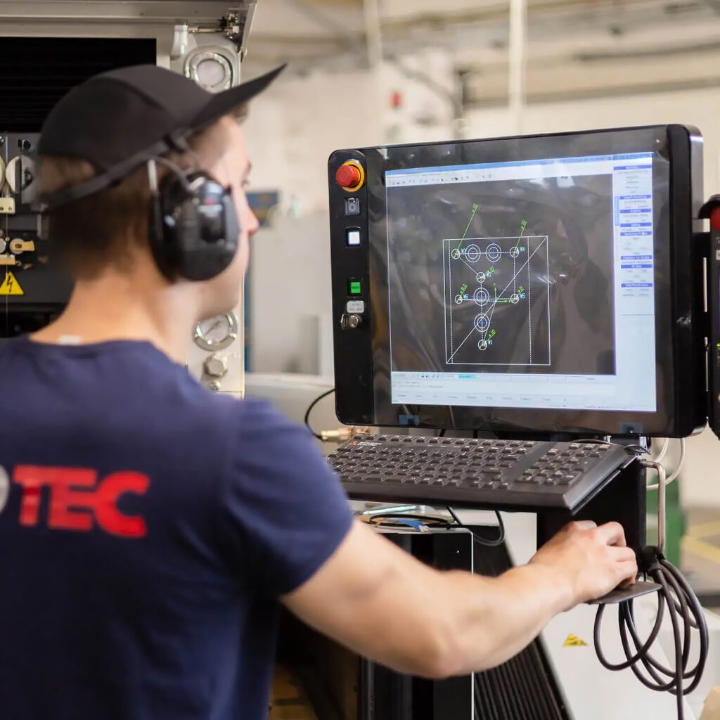 praca_protec_cnc_3 svg+xml;charset=utf